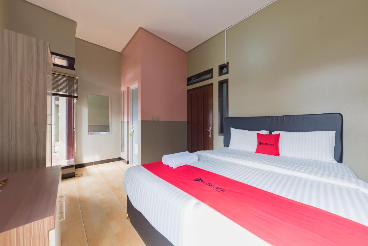 Hotel Reddoorz Syariah Near Politeknik Negeri Bandung Campus Cimahi Exterior foto