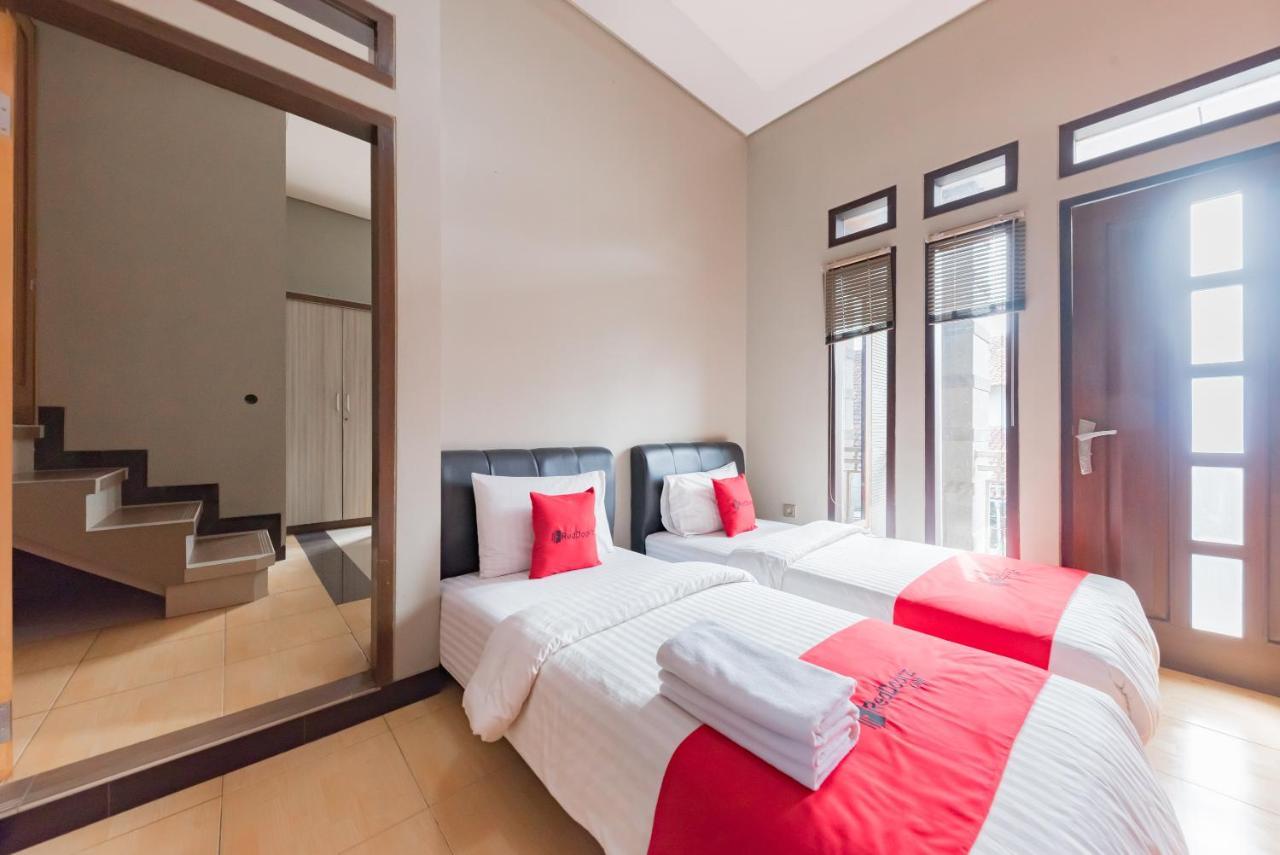 Hotel Reddoorz Syariah Near Politeknik Negeri Bandung Campus Cimahi Exterior foto