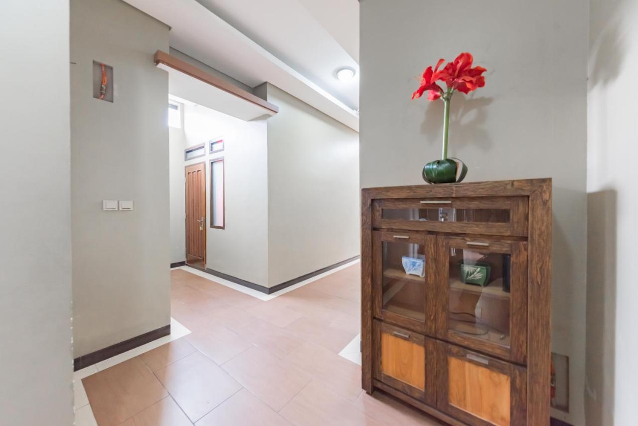 Hotel Reddoorz Syariah Near Politeknik Negeri Bandung Campus Cimahi Exterior foto